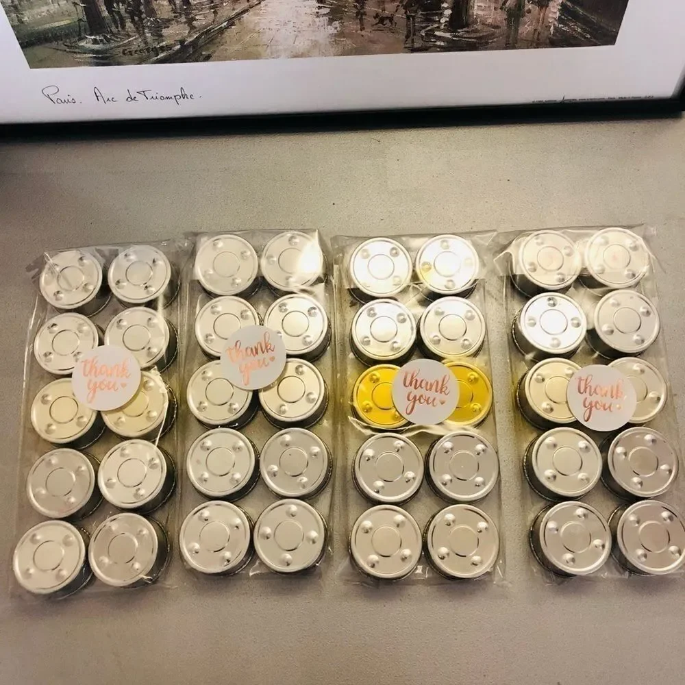 ‎NWOT: Daisy Tea-light Candle Set